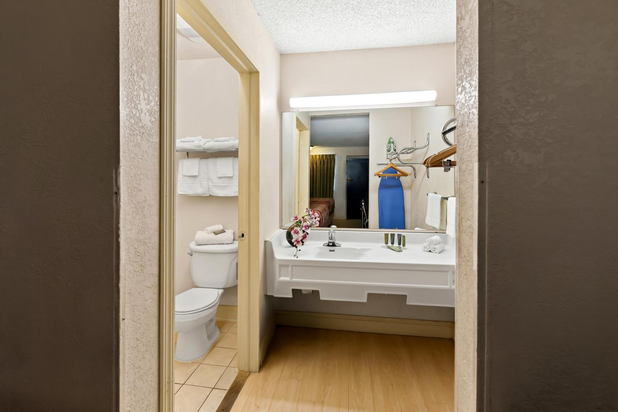 Bellmawr Economy Inn Bellmawr-Philadelphia Area Bagian luar foto